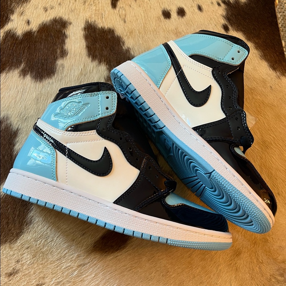 Air Jordan 1 Retro High OG ‘UNC Patent’ ❄️